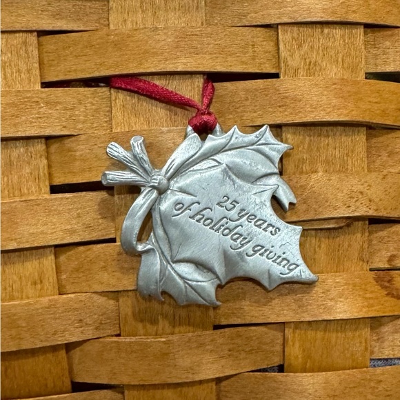 Longaberger 2005 Christmas Collection Silver Bells Basket – Celebrating 25 years - Picture 7 of 10